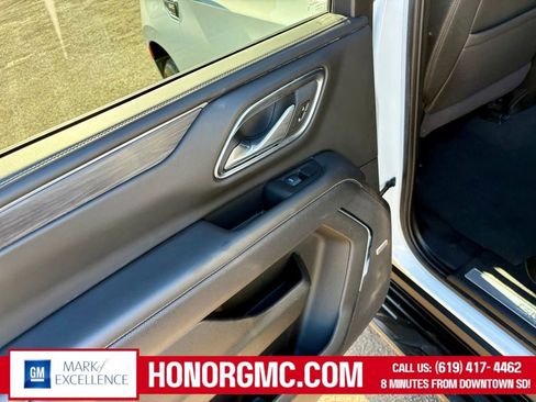 Used 2024 GMC Yukon XL SLT image 19