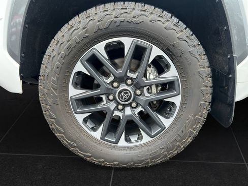 Used 2023 Toyota Tundra Limited AWD/4WD image 9