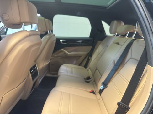 Used 2019 Porsche Cayenne AWD/4WD image 29
