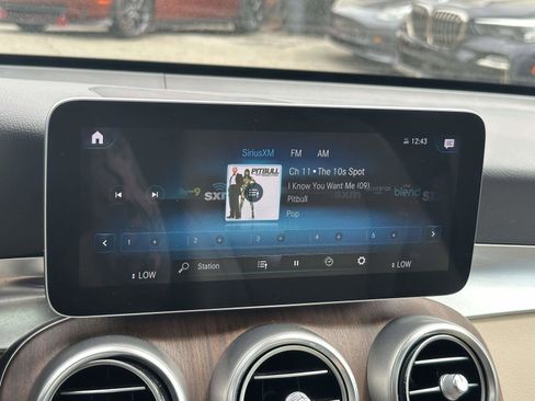 Used 2020 Mercedes-Benz GLC 300 4MATIC w/ Multimedia Package image 37