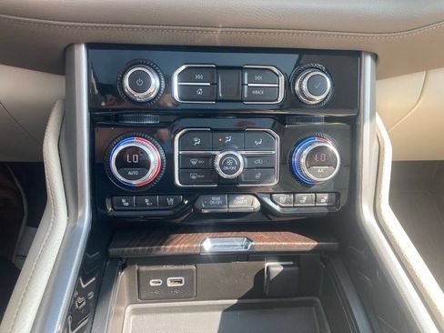 Certified 2023 GMC Yukon Denali w/ Advanced Technology Package AWD/4WD image 43