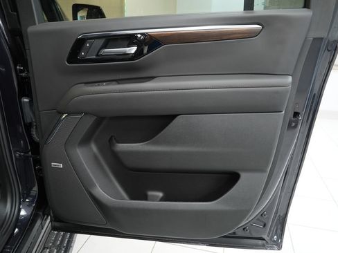 New 2026 Chevrolet Suburban High Country AWD/4WD image 34