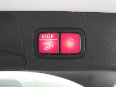 Certified 2026 Mercedes-Benz GLB 250 4MATIC image 30