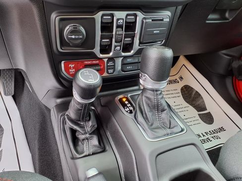 New 2025 Jeep Gladiator Rubicon w/ Convenience Group image 20