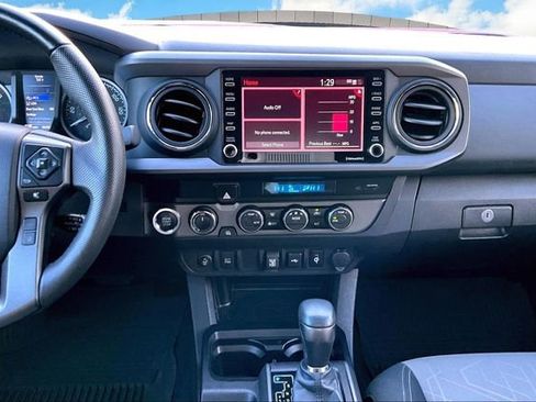 Used 2023 Toyota Tacoma TRD Off-Road image 6