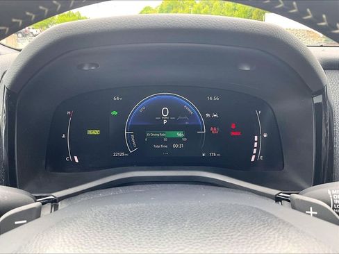 Used 2025 Toyota Camry SE FWD image 25