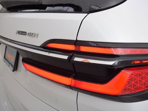 Used 2023 BMW X7 xDrive40i w/ Parking Assistance Package image 13