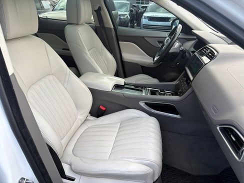 Used 2019 Jaguar F-PACE Portfolio AWD/4WD image 7