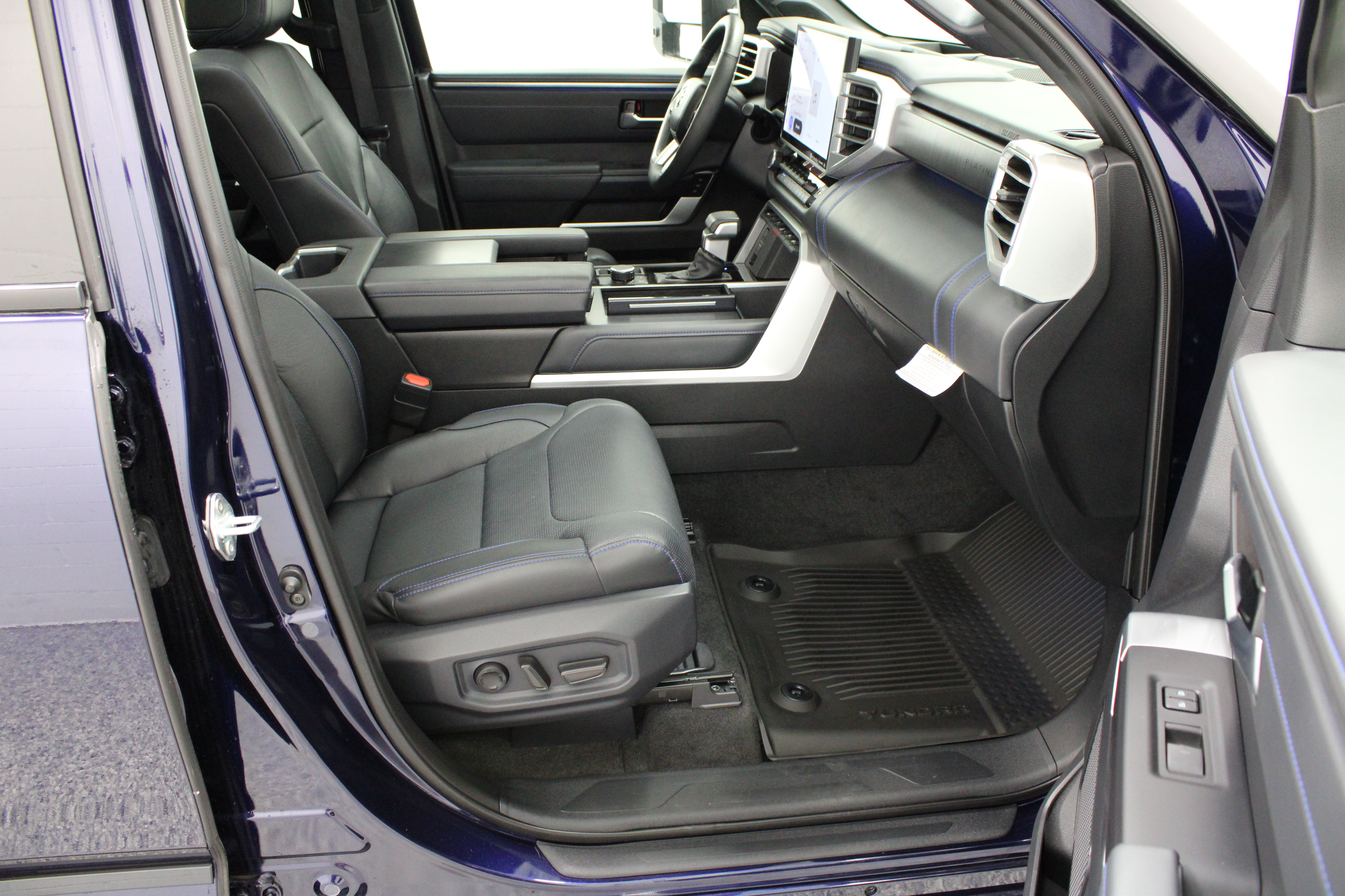 Used 2023 Toyota Tundra Platinum w/ Advanced Package AWD/4WD image 42
