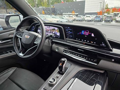 Used 2024 Cadillac Escalade Sport image 12