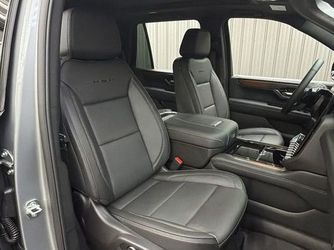 Used 2026 GMC Yukon Denali w/ Sun & Power Step Package image 38