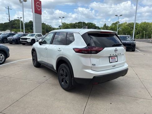 New 2026 Nissan Rogue SV FWD image 5