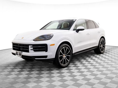 Used 2025 Porsche Cayenne image 1