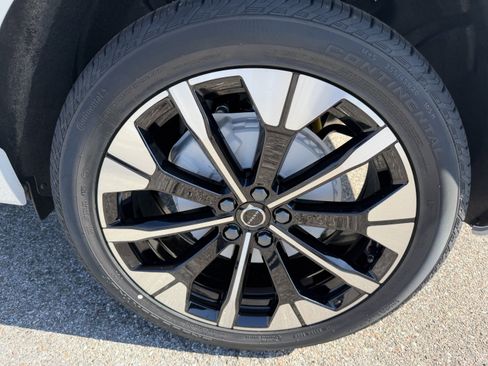 New 2026 Volvo XC60 B5 Plus w/ Protection Package image 32