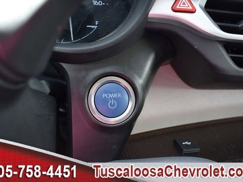 Used 2023 Toyota Sienna XLE FWD image 44