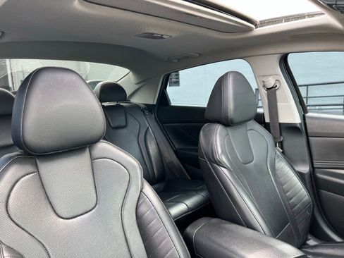 Used 2022 Hyundai Elantra Limited FWD image 48