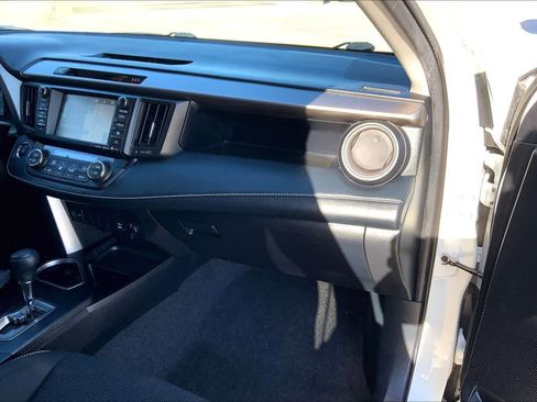 Used 2018 Toyota RAV4 XLE image 18