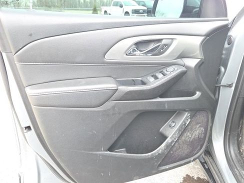 Used 2023 Chevrolet Traverse LT image 29