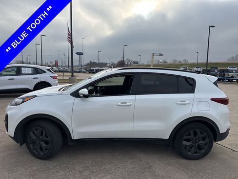 Used 2022 Kia Sportage Nightfall Edition image 3