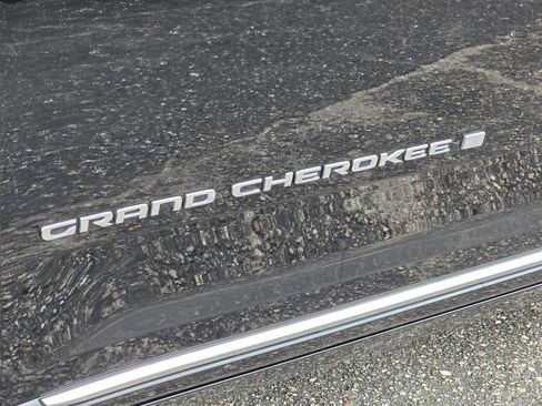 Used 2022 Jeep Grand Cherokee L Summit AWD/4WD image 44
