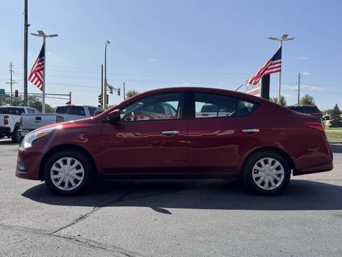 Used 2019 Nissan Versa SV FWD image 4