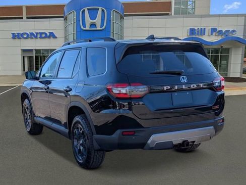 New 2026 Honda Pilot TrailSport image 3