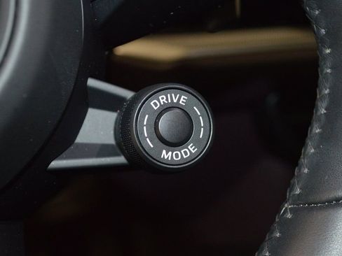 Certified 2025 Porsche Cayenne Coupe AWD/4WD image 23