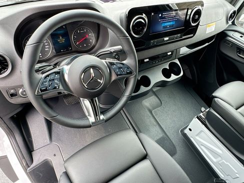 New 2025 Mercedes-Benz Sprinter 2500 image 9