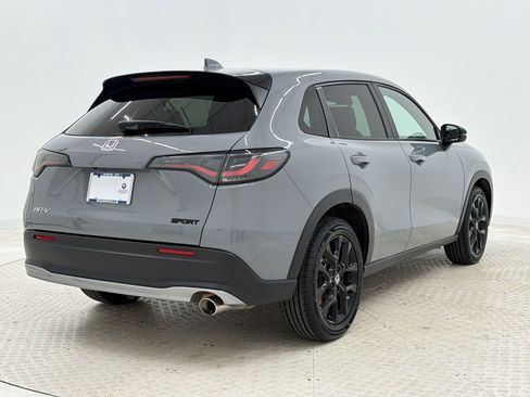 Used 2025 Honda HR-V Sport image 9