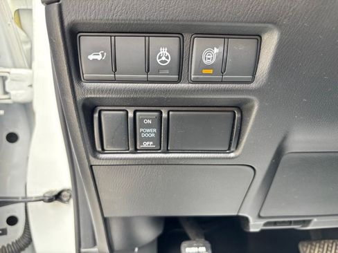 Used 2023 Nissan Armada Platinum w/ Captain's Chairs Package AWD/4WD image 11