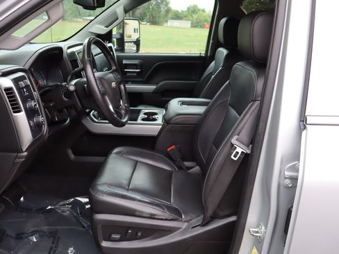 Used 2019 Chevrolet Silverado 2500 LTZ w/ Duramax Plus Package AWD/4WD image 19