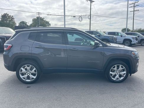 Used 2022 Jeep Compass Limited image 6