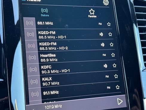 Certified 2023 Volvo XC90 T8 Ultimate w/ Lounge Package image 22