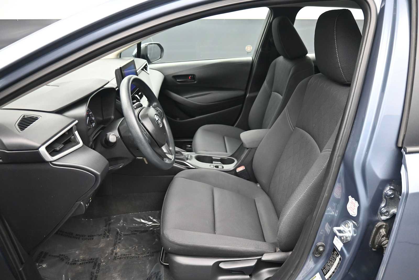 Used 2025 Toyota Corolla LE FWD image 17