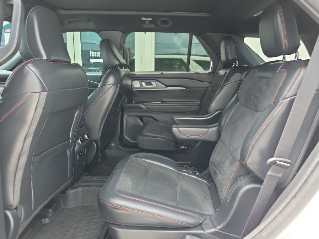 Used 2025 Ford Explorer ST AWD/4WD image 16