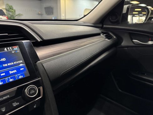Used 2019 Honda Civic EX image 27
