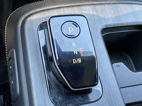 Used 2024 Nissan Ariya AWD image 23