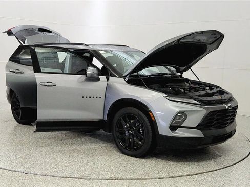Used 2023 Chevrolet Blazer RS w/ Driver Confidence II Package FWD image 9
