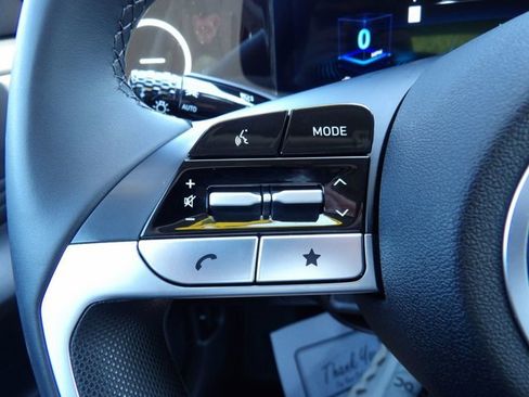 Used 2025 Hyundai Elantra SEL FWD image 16