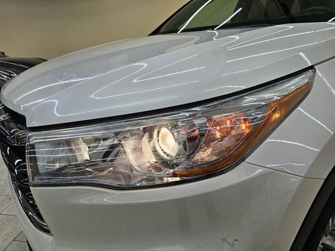 Used 2015 Toyota Highlander XLE AWD/4WD image 10