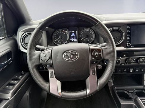 Used 2022 Toyota Tacoma TRD Sport w/ Technology Package image 15