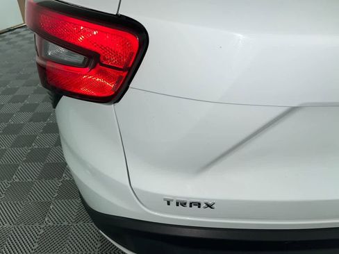 Used 2024 Chevrolet Trax LT image 11