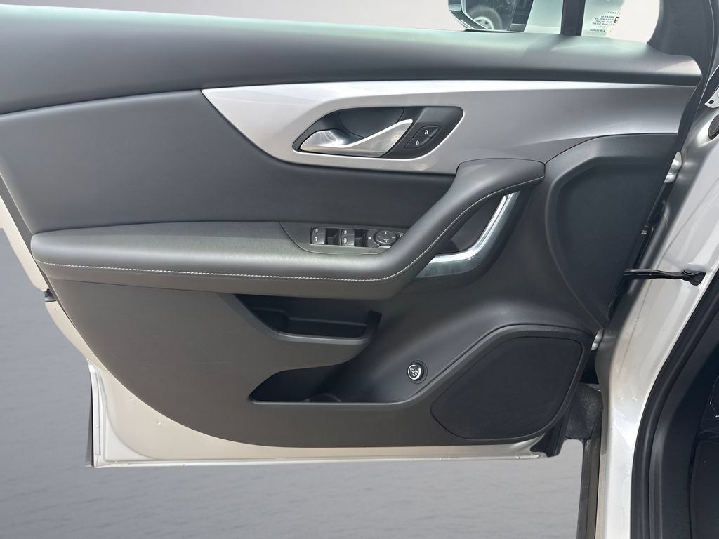 Used 2022 Chevrolet Blazer LT FWD image 16