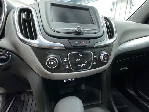 Used 2022 Chevrolet Equinox LT FWD image 15