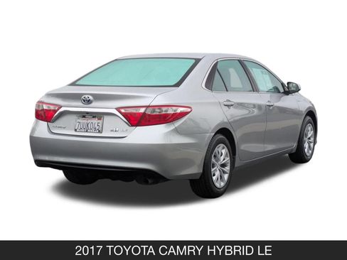 Used 2017 Toyota Camry LE image 8