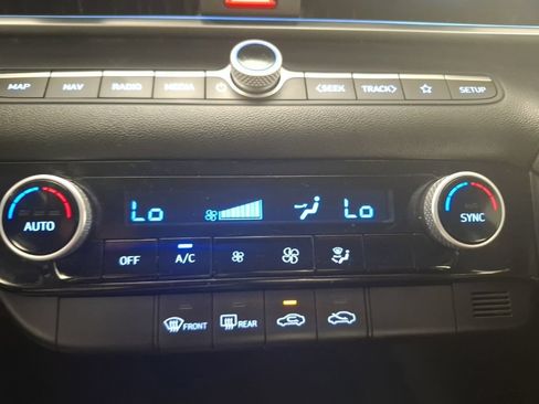 Used 2024 Hyundai Elantra SEL FWD image 25