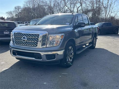 Used 2019 Nissan Titan SV w/ SV Convenience Package image 7