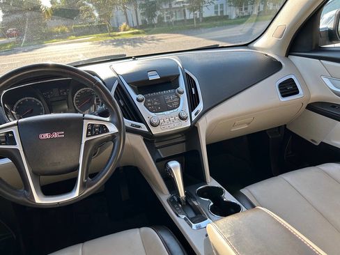 Used 2010 GMC Terrain SLT image 10
