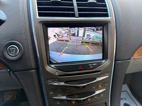 Used 2013 Lincoln MKX Base AWD 4dr SUV image 29