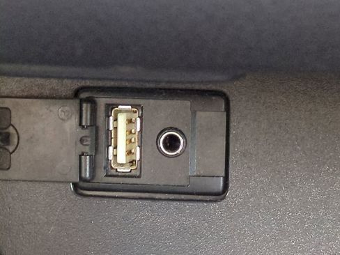 Used 2016 Toyota Highlander Limited image 23